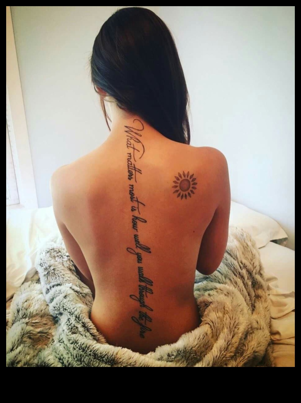 Dincolo de coloană vertebrală: explorați lumea poveștilor epice cu tatuaje pe spate